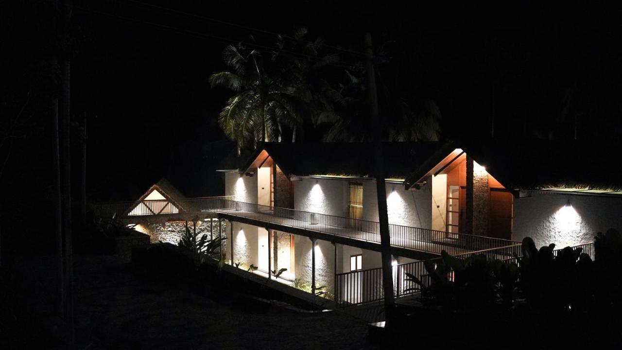 Maayaa Riverside Villa By Kpm Tripenta Attappādi Extérieur photo